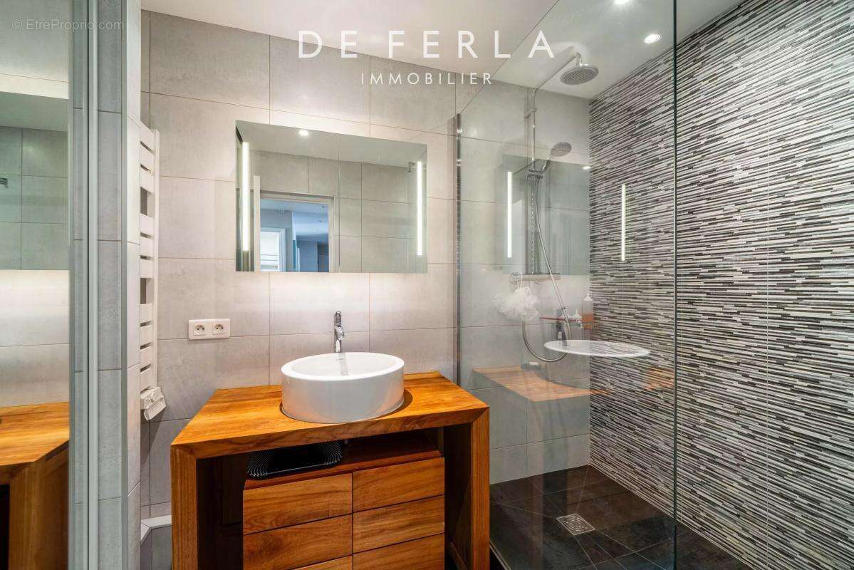 Appartement à PARIS-14E