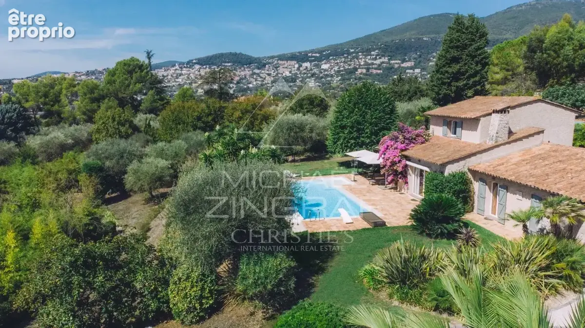Villa Provençale d’Exception avec Vue Dégagée et Jardin de 4 375 m² à Plascassier - photo 17