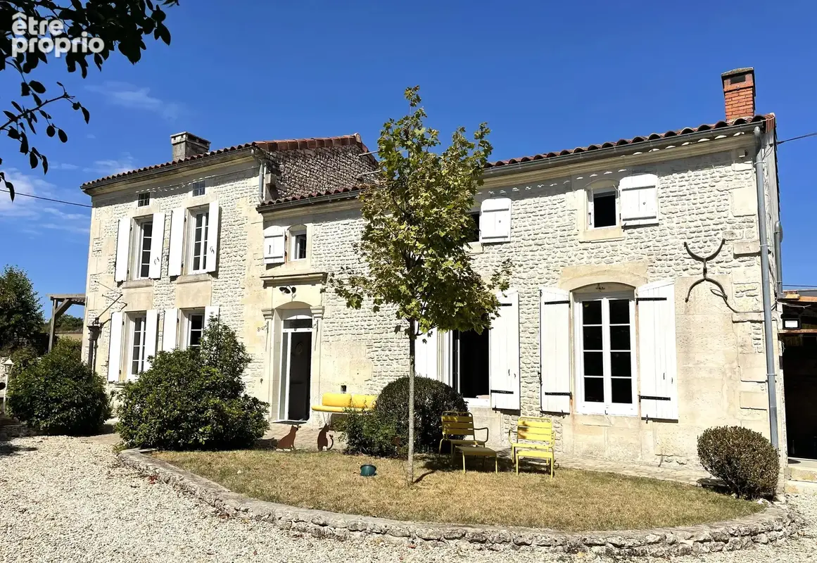 Maison à ANGEAC-CHAMPAGNE