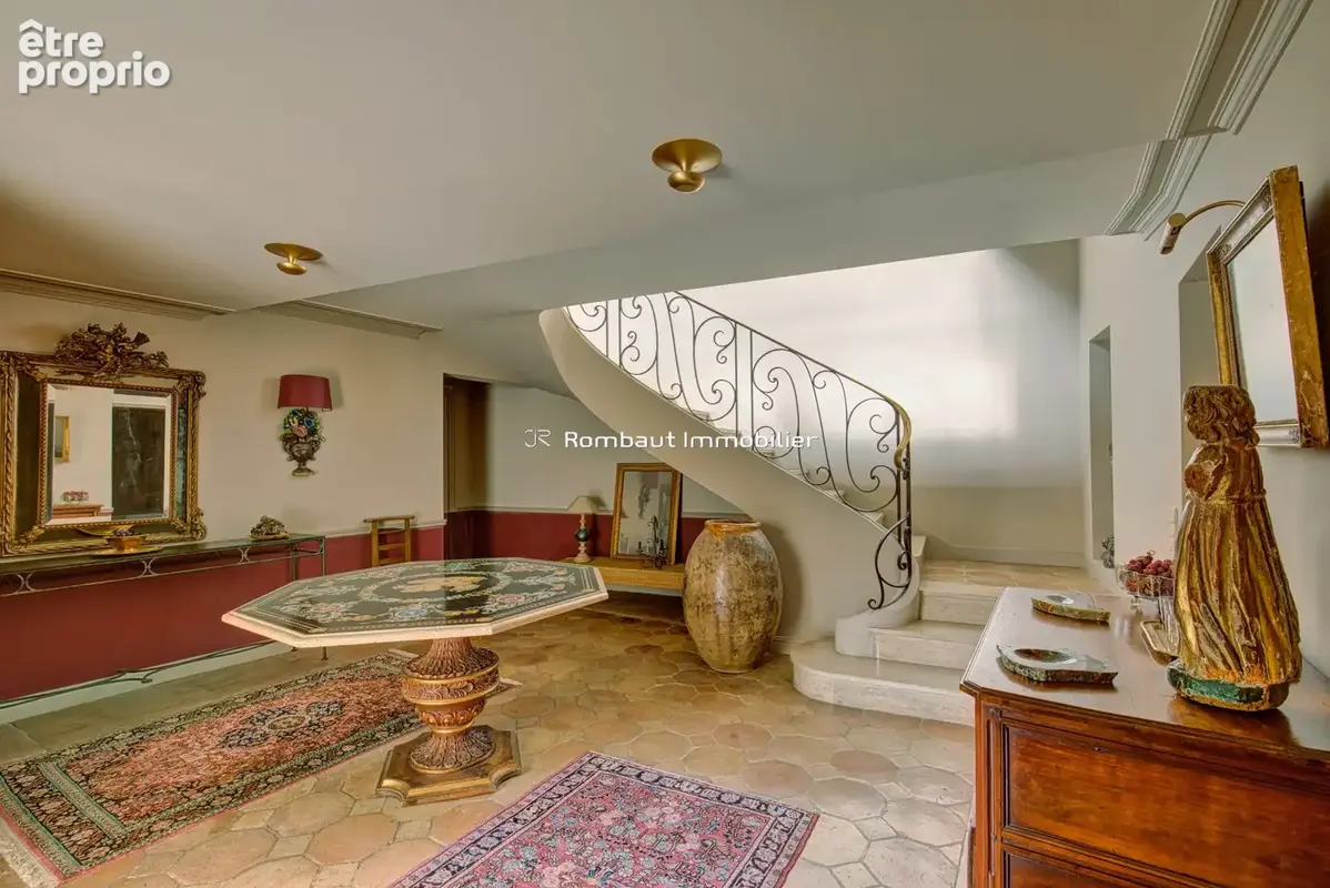 Maison 8 pièces 250 m² à vendre à La Celle-Saint-Cloud (78170) - photo 3
