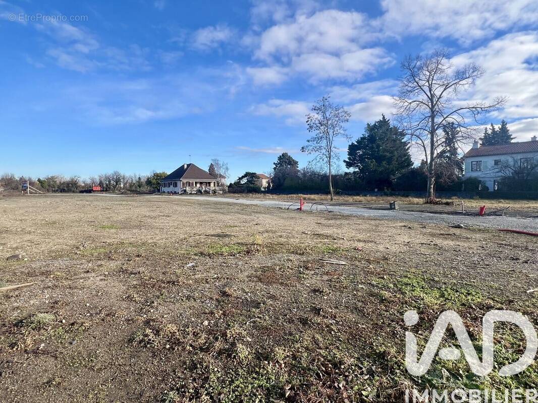 Photo 1 - Terrain à RIOM