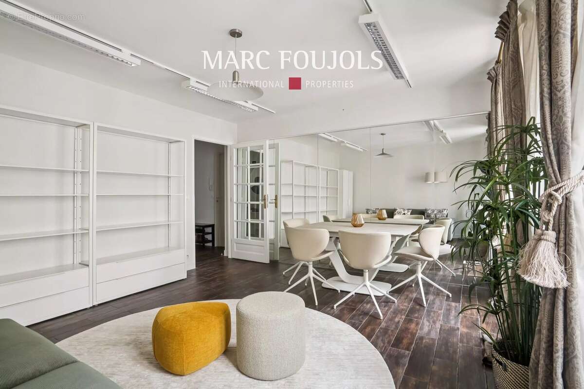 Appartement à PARIS-7E