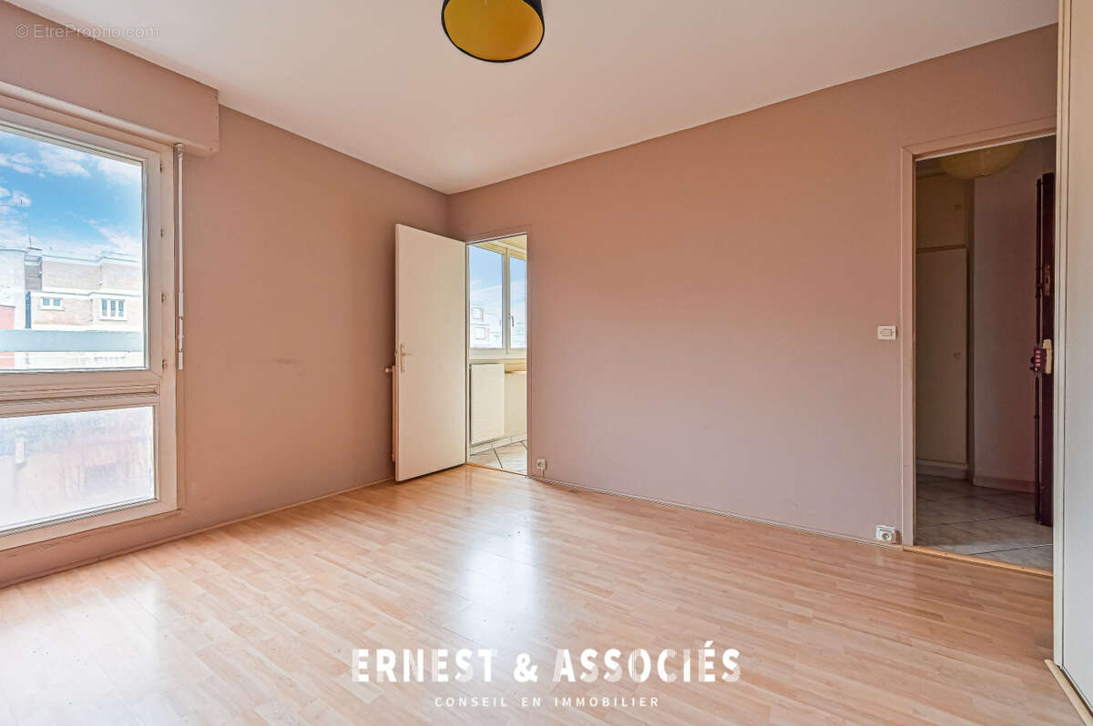 Appartement à PARIS-20E
