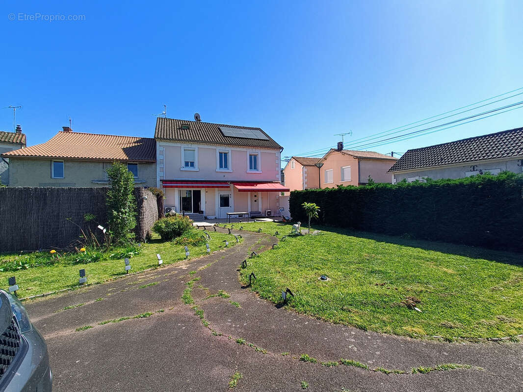 Maison à SAINT-ASTIER