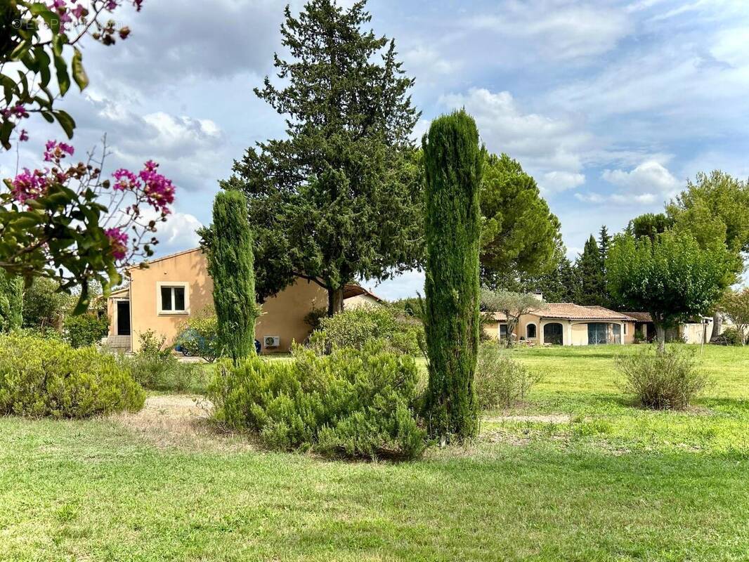 Photo 1 - Maison à SORGUES