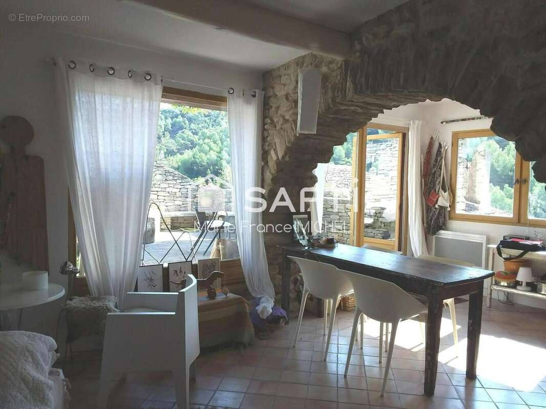 Photo 6 - Maison à SAUMANE-DE-VAUCLUSE