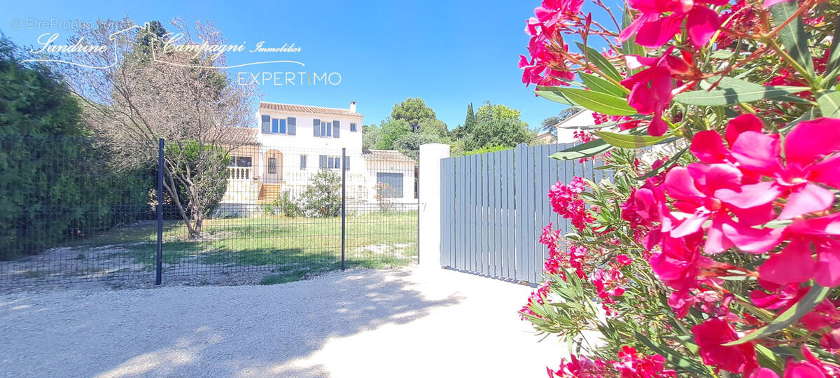 Maison à CHATEAUNEUF-DE-GADAGNE