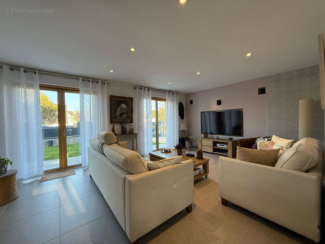 BEGMEIL (29) – Maison familiale rénovée avec prestations modernes, 5 chambres et terrasse plein sud à 700 m de la plage - photo 5