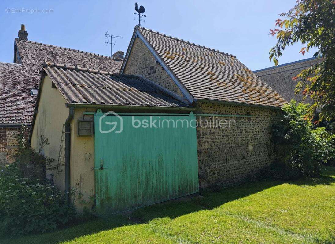 Maison ancienne en pierre de 130 m² avec dépendances sur 2 830 m² de terrain - photo 19