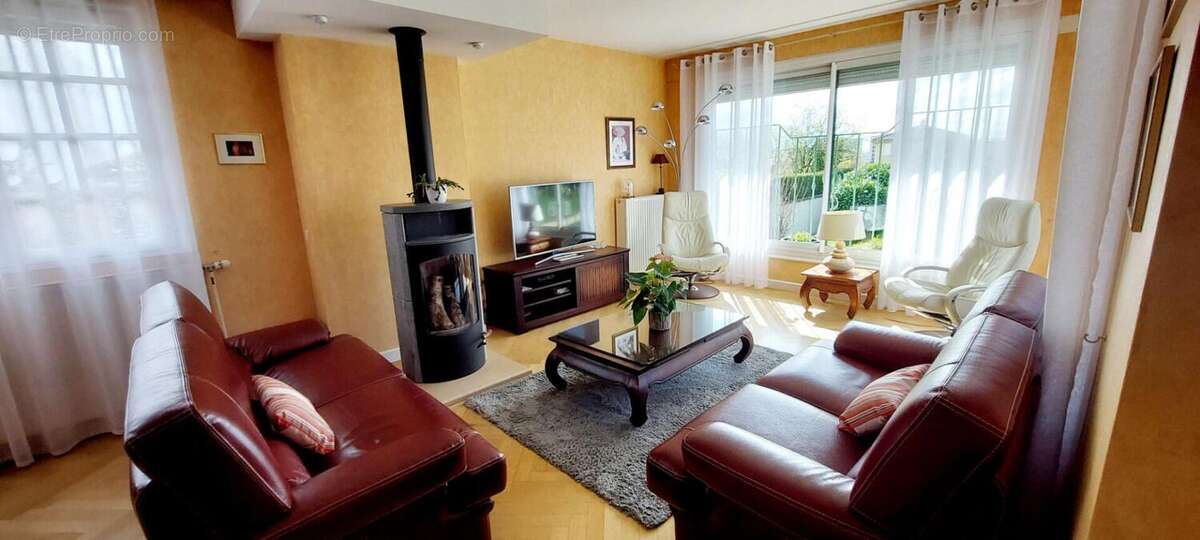 Maison à CHAMPAGNE-AU-MONT-D'OR