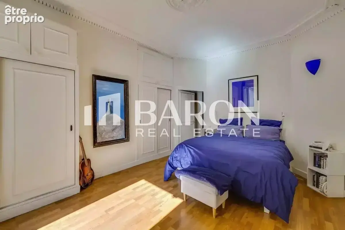 PARIS IXe - 130 m² - 5 pièces - 3 chambres - photo 10