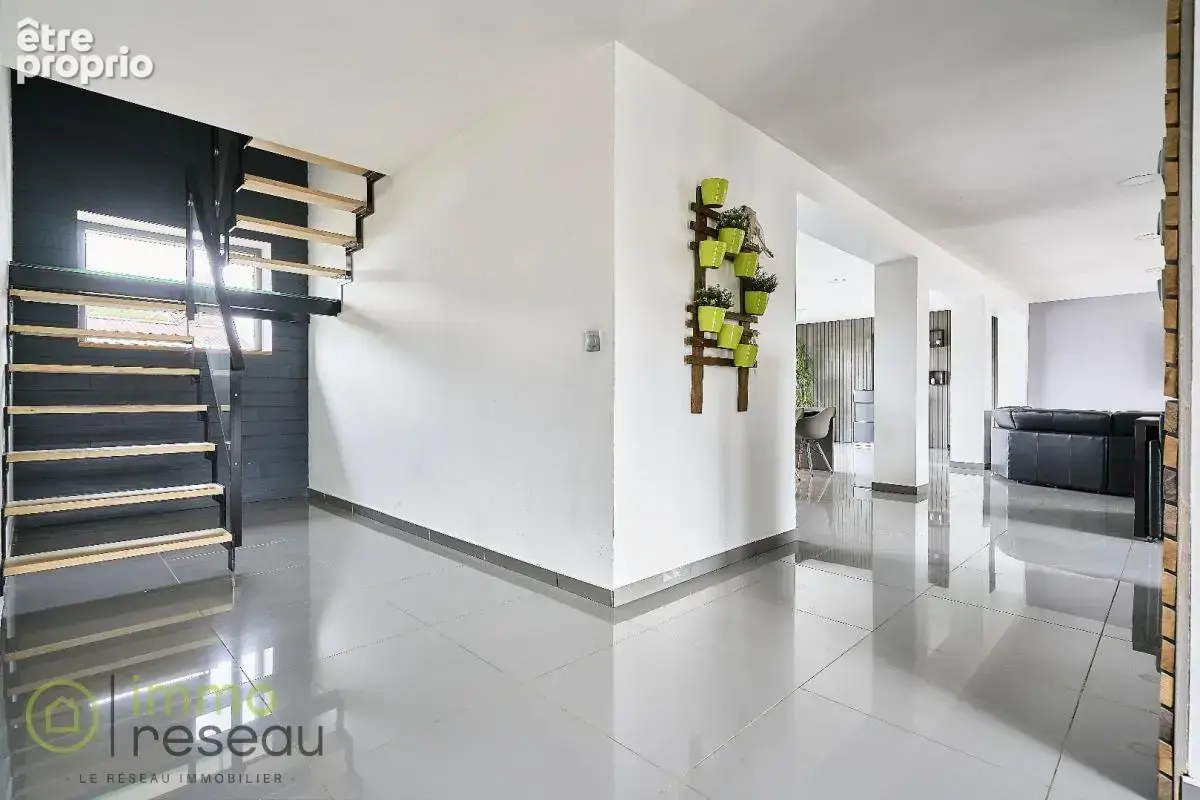 Maison 7 pièces 245 m² à vendre à Pecquencourt (59146) - photo 2