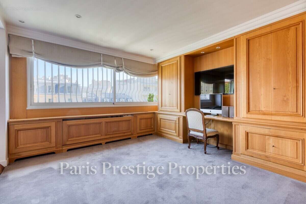 Maison à NEUILLY-SUR-SEINE