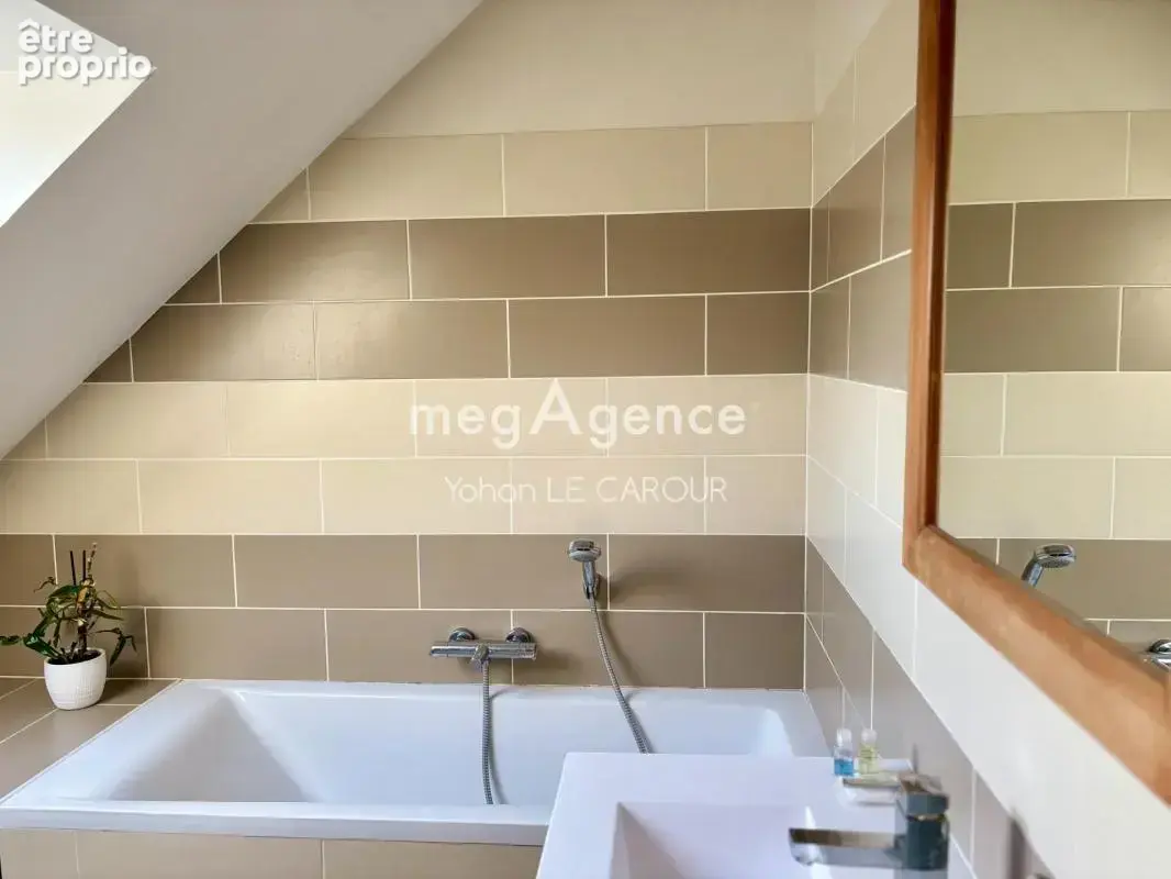 Centre de PLOEREN, maison + 120 m2 DPE B - photo 11