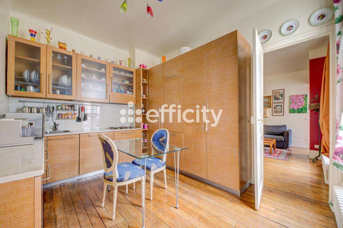 Appartement à PARIS-9E