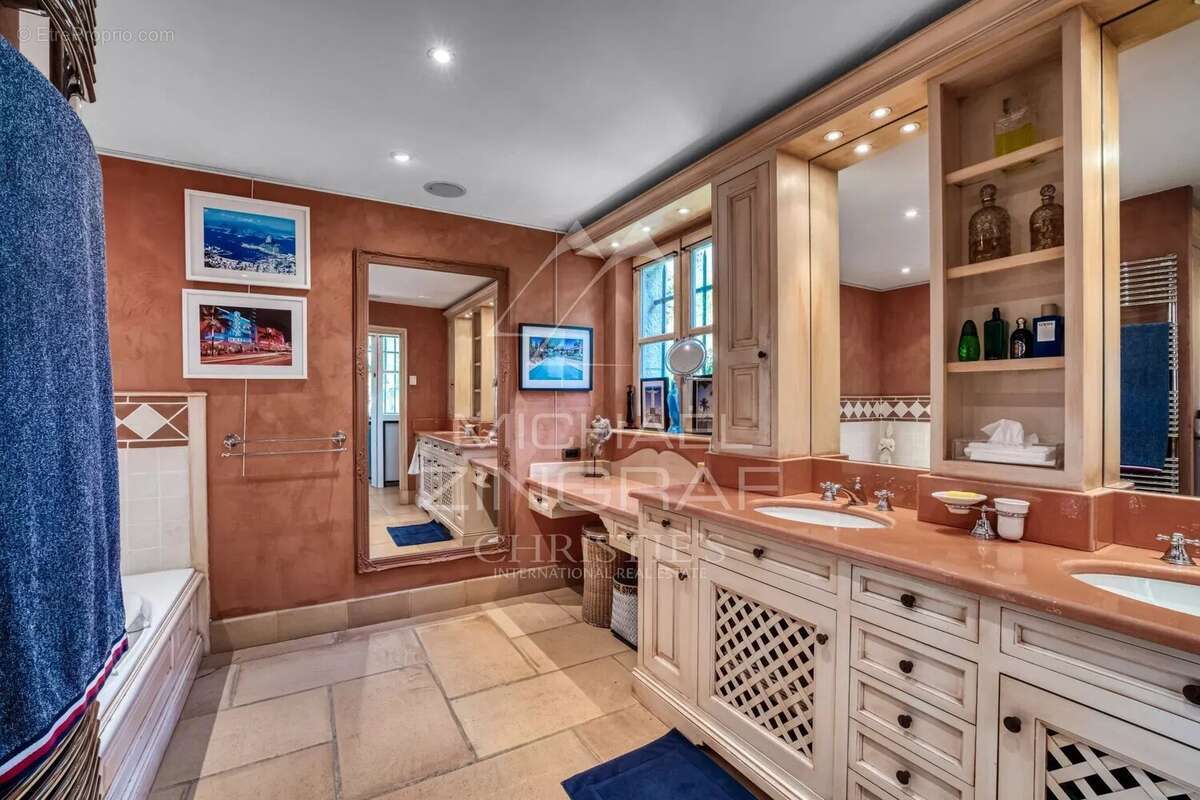 Maison à MOUGINS