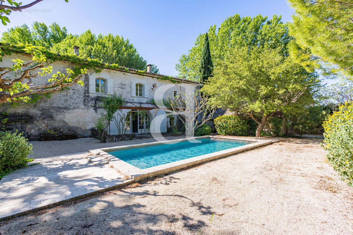 Maison à GORDES