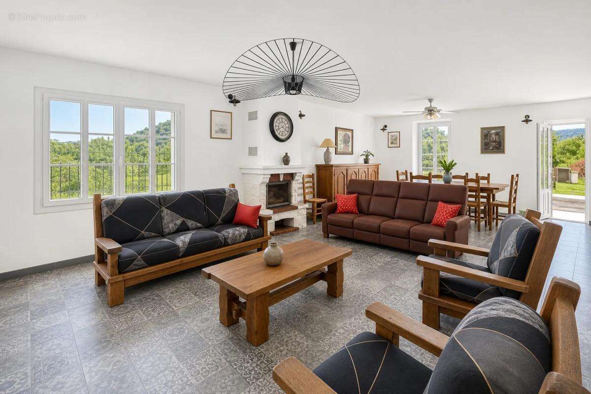 Maison à PIERRERUE