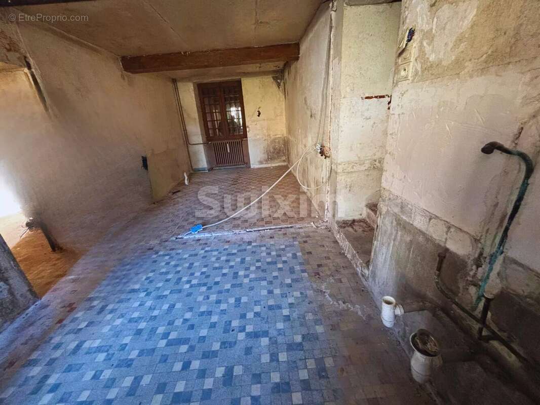 Maison à QUARRE-LES-TOMBES