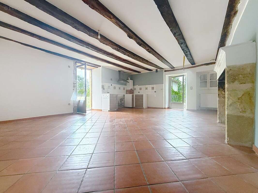 Maison à SAINT-ROMAIN-ET-SAINT-CLEMENT