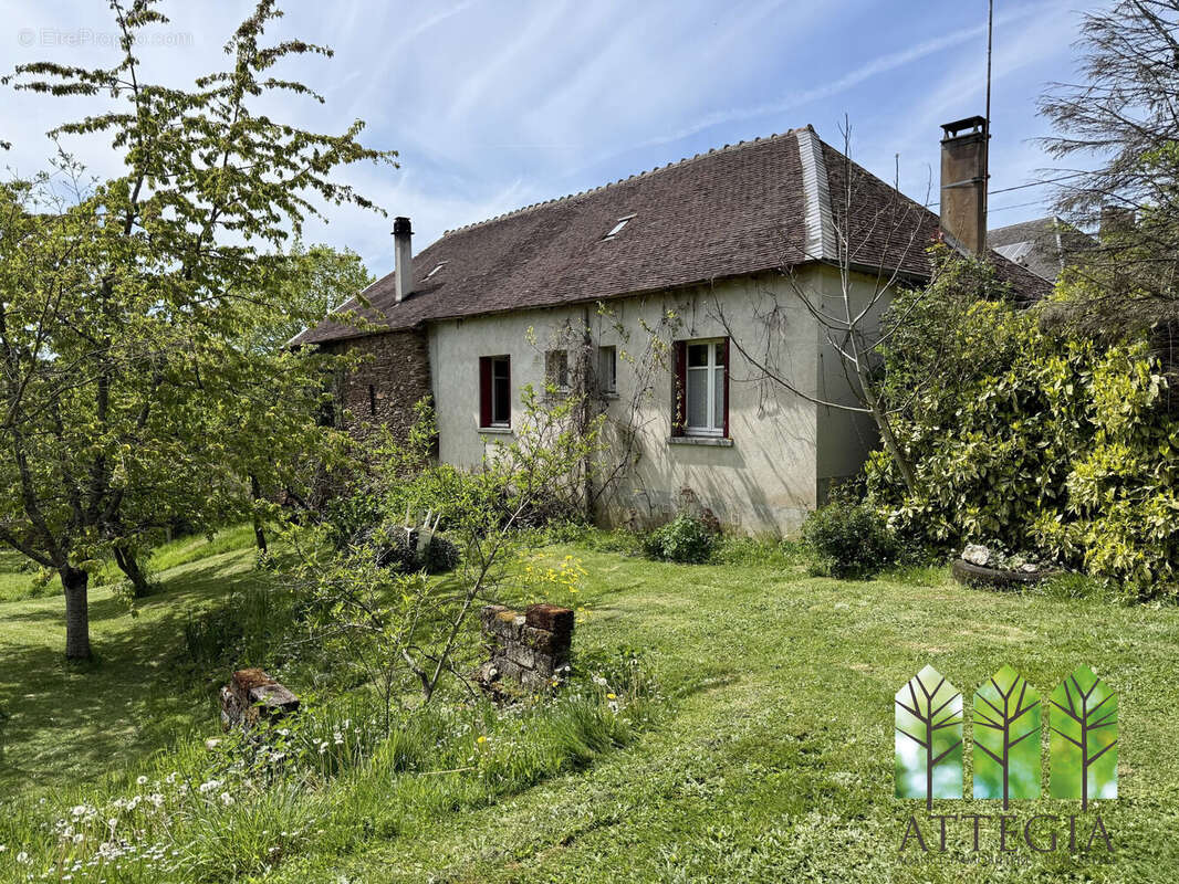 Maison à MORTROUX