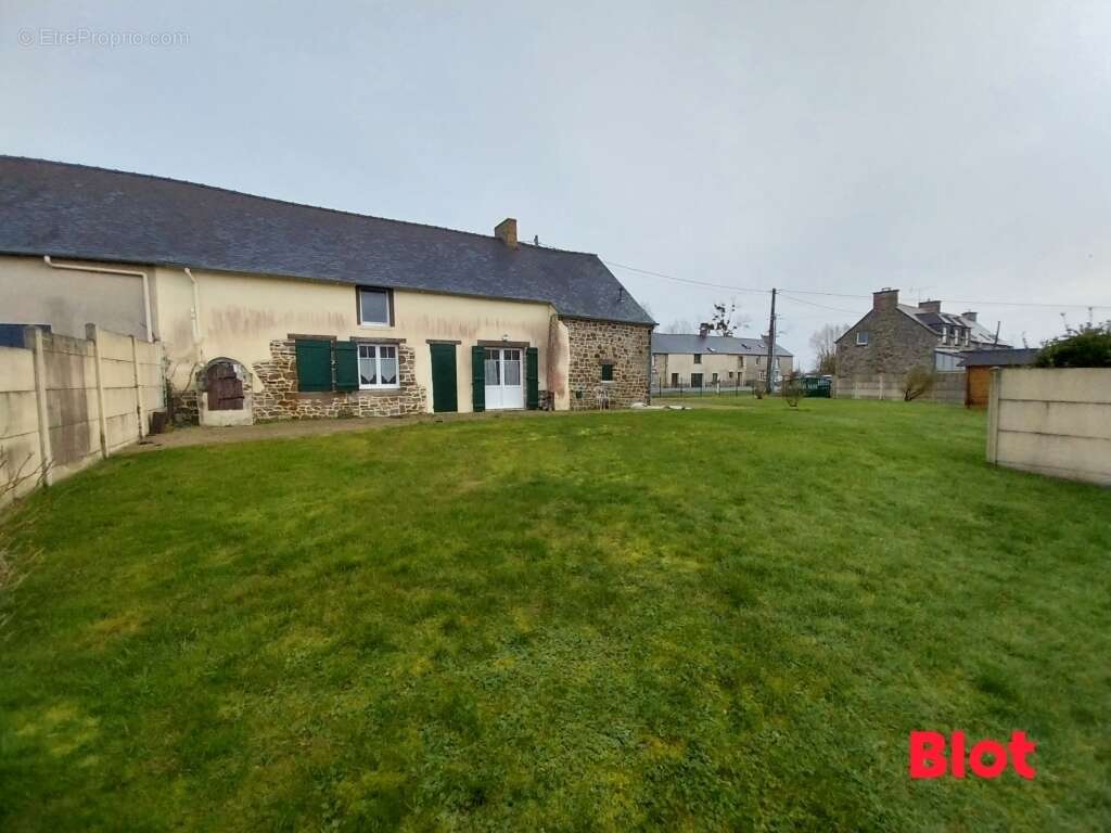 Maison à HIREL