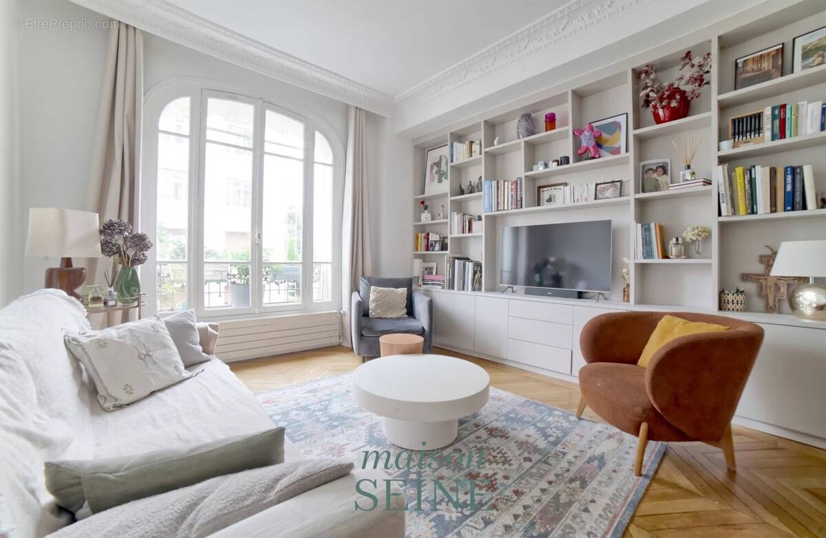 Appartement à NEUILLY-SUR-SEINE