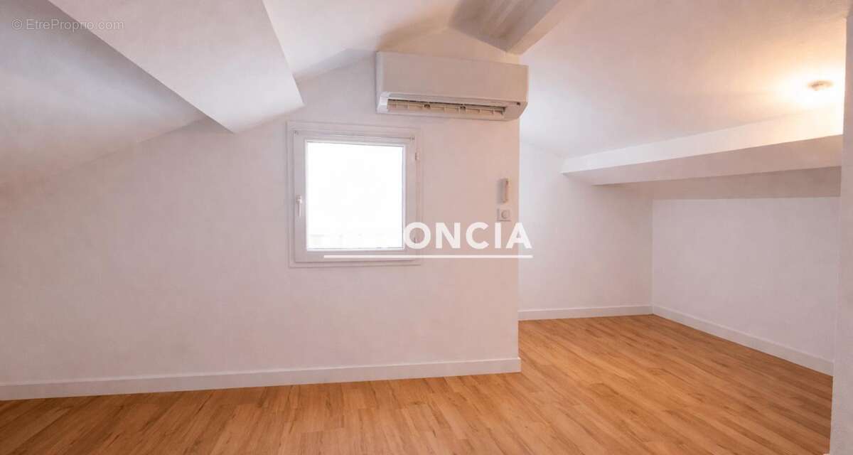 Appartement à MARSEILLE-2E