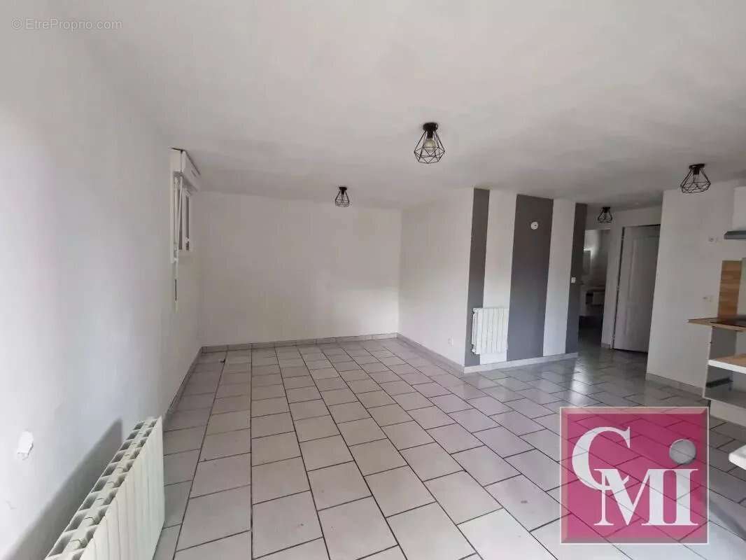 Appatement type F2 au calme, en rez de jardin avec terrasse - photo 3