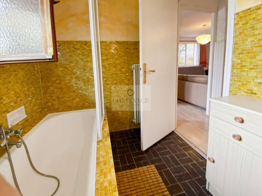 Appartement à SAINT-ETIENNE-DE-TINEE