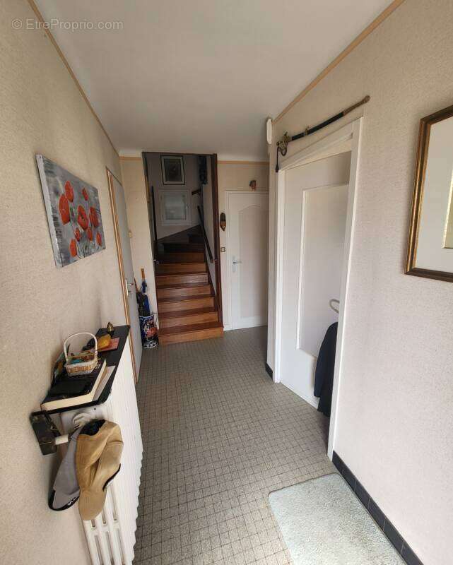 Maison familiale avec fort potentiel – 130 m² habitables (148 m² au sol) – Saint-Herblain Bourg - photo 7