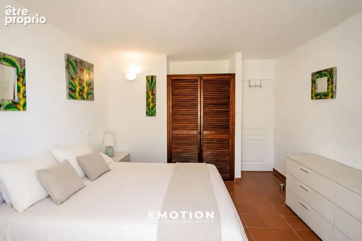 Villa T5 132 m2 + 46 m2 de terrasses extérieures, Piscine, Spa et Petite Vue Mer   Le Gosier (Mare-Gaillard / - photo 6