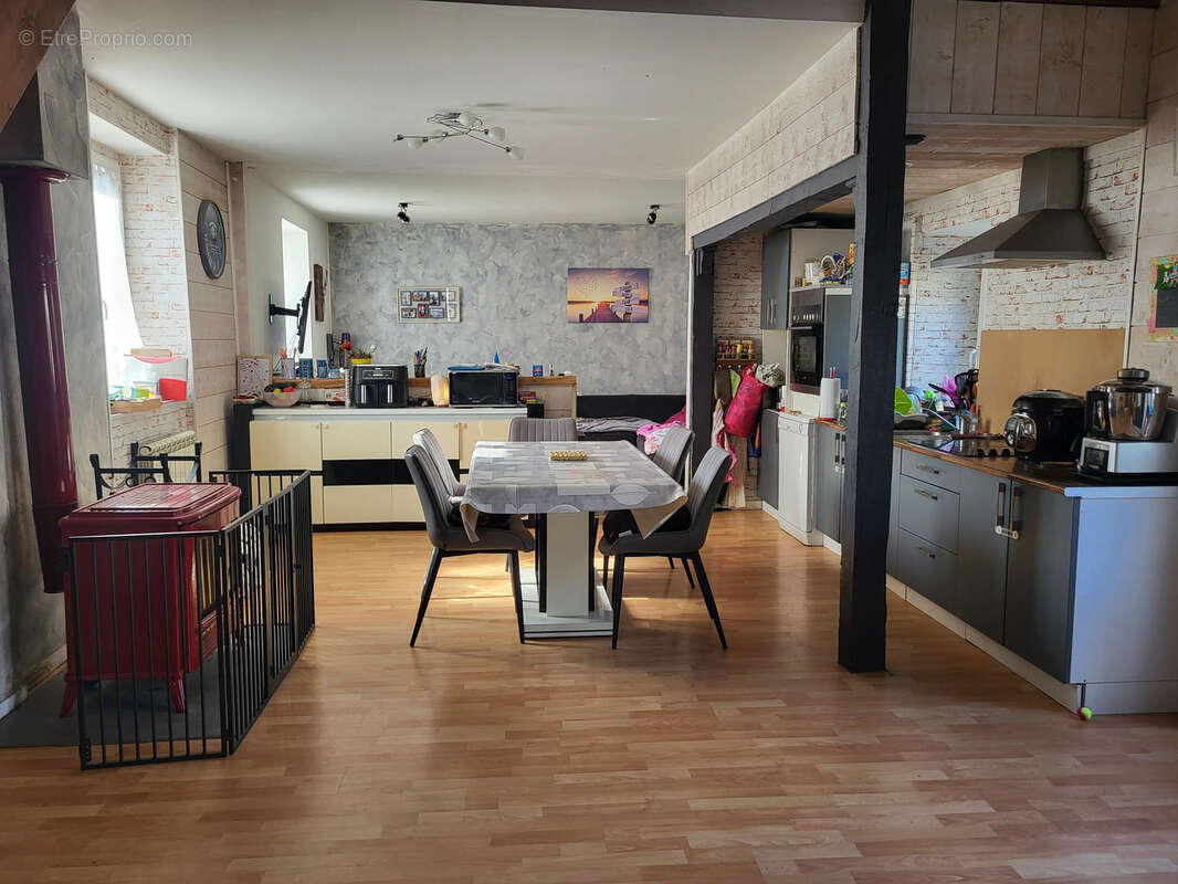 Maison à THURE