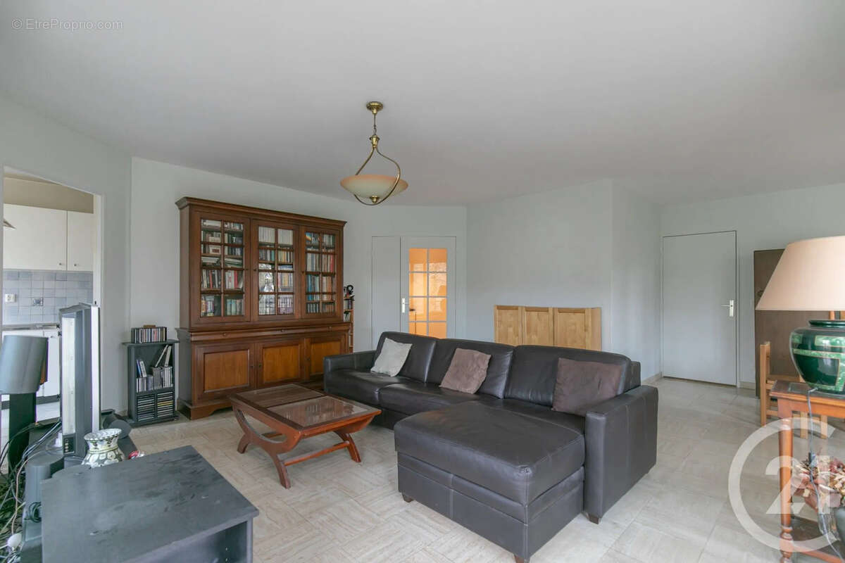 Appartement à SAINT-MAUR-DES-FOSSES