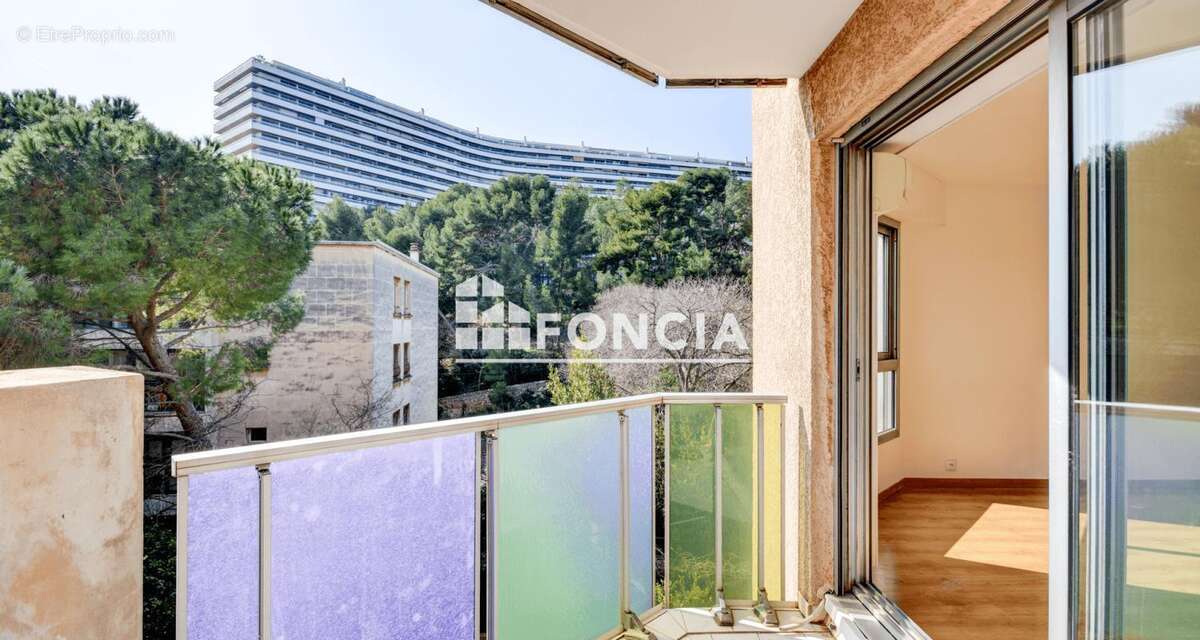 Appartement à MARSEILLE-8E