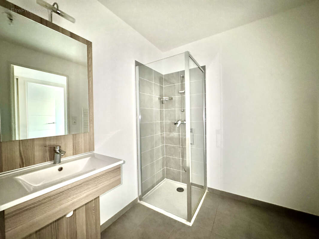 Appartement à PUGET-SUR-ARGENS