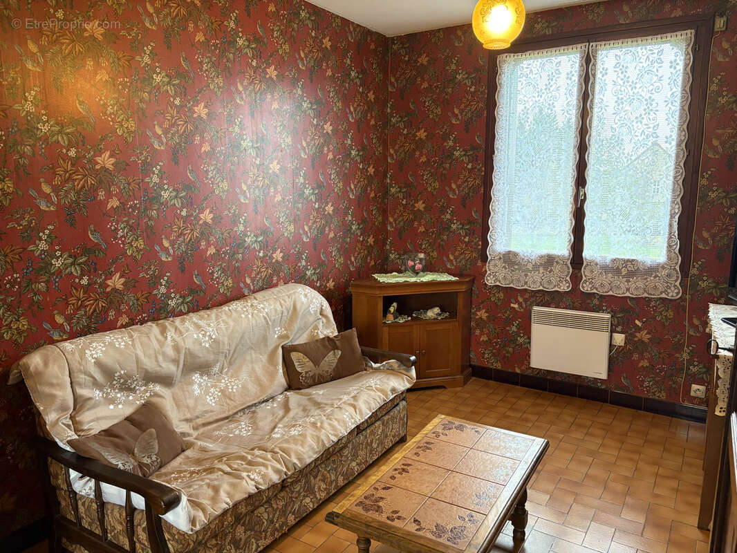 Maison à BELLENAVES