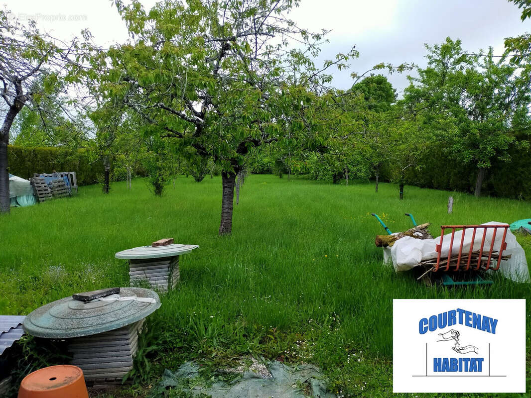 Maison à MONTCORBON