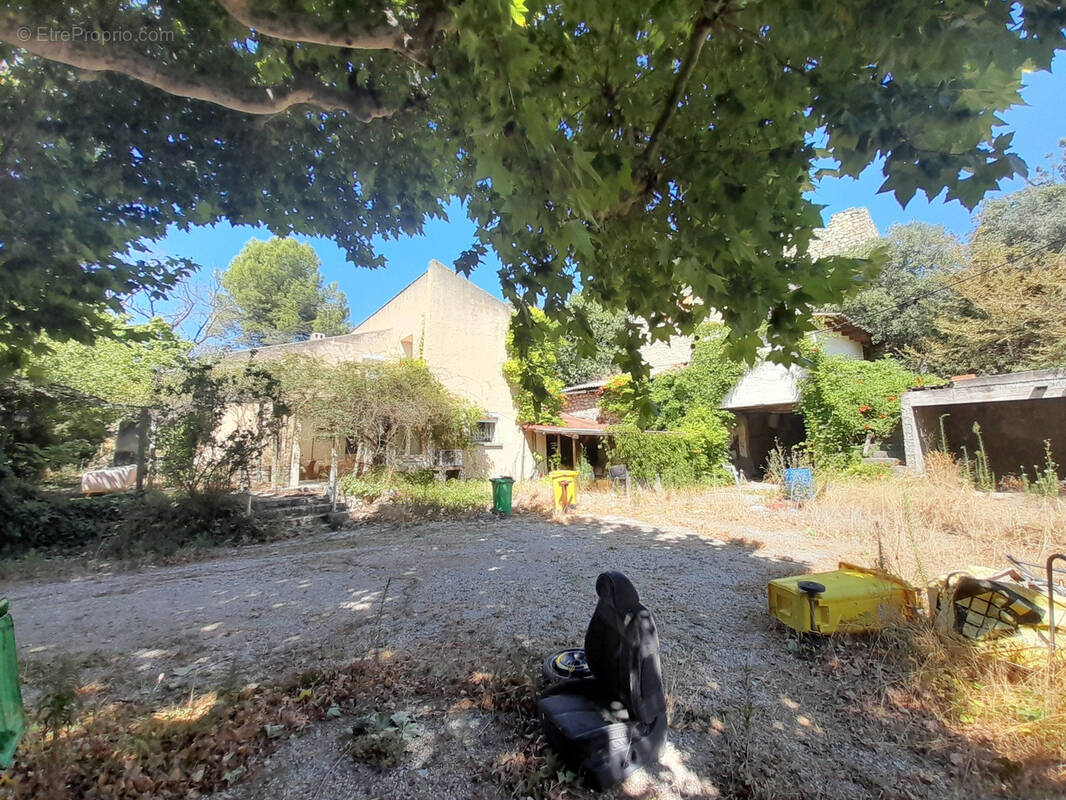 Terrain à CAUMONT-SUR-DURANCE
