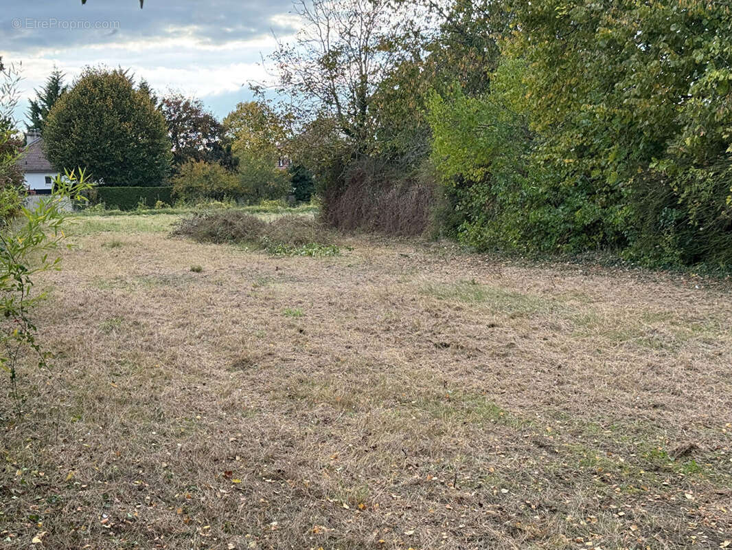 Terrain à ENNERY