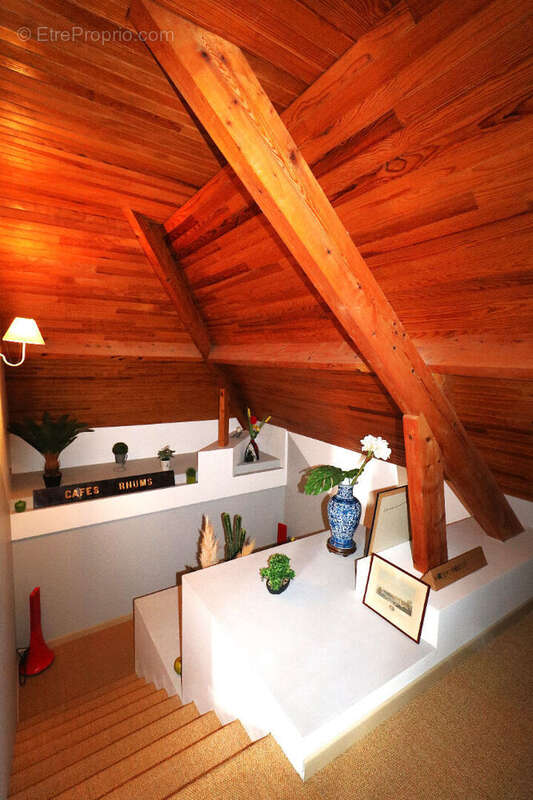 Maison d'architecte avec piscine 9 pièces 232.74 m² - photo 11