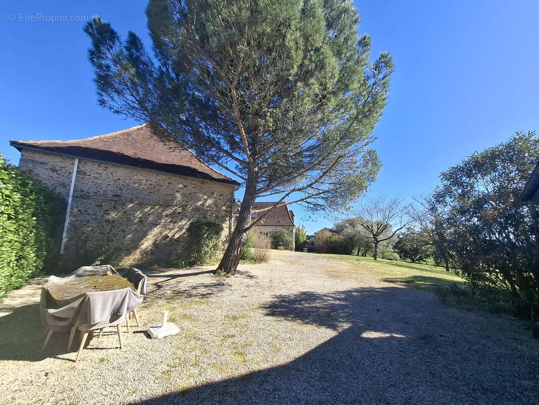 Maison à GENIS
