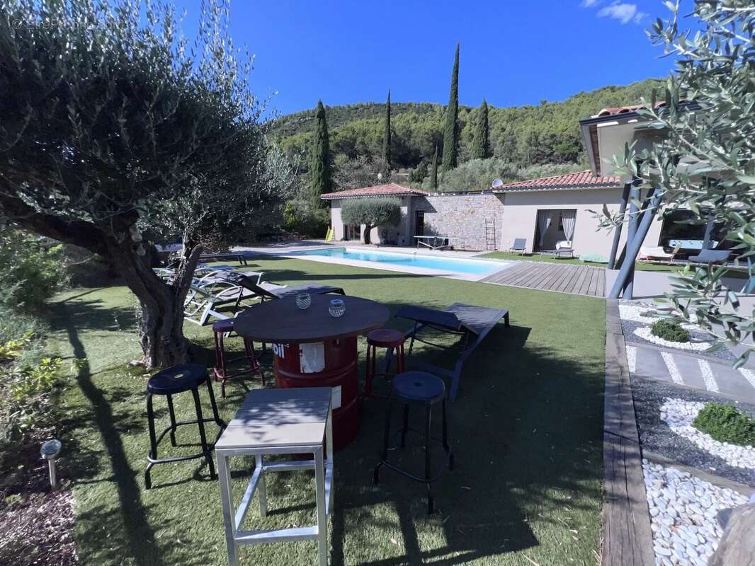 Maison à SOLLIES-TOUCAS