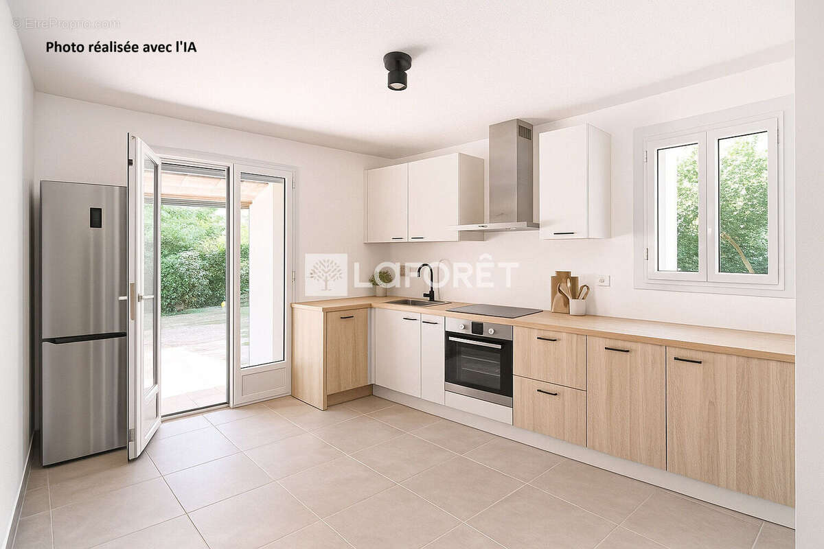 Maison à BAGNOLS-EN-FORET