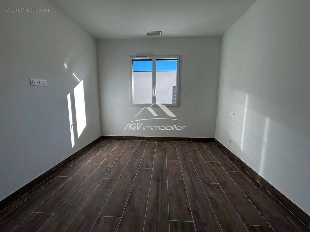 Maison à SAINT-MARTIN-DE-VALGALGUES