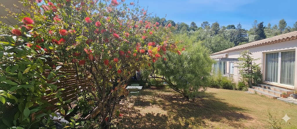 Maison à SOLLIES-TOUCAS