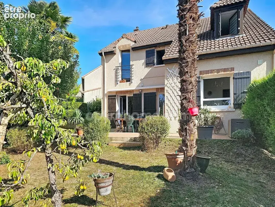 Maison à CHANTELOUP-LES-VIGNES