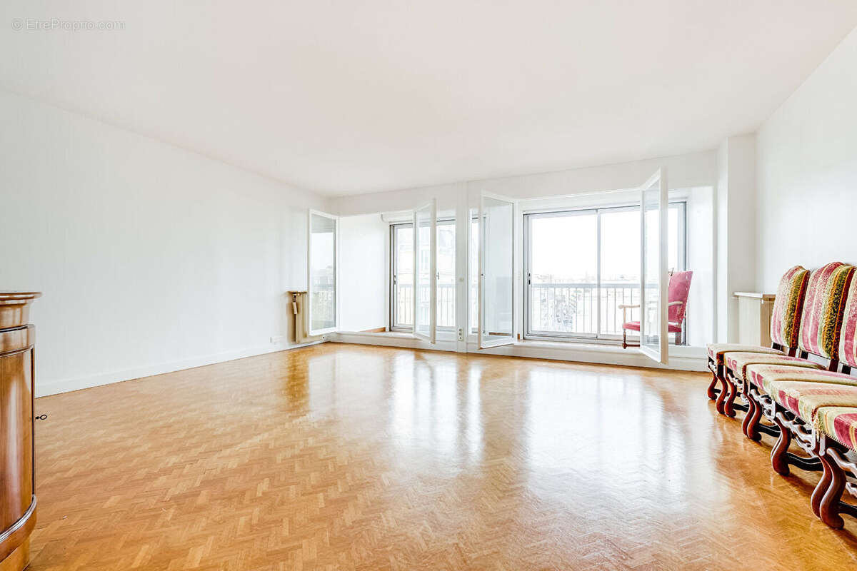Appartement à PARIS-19E