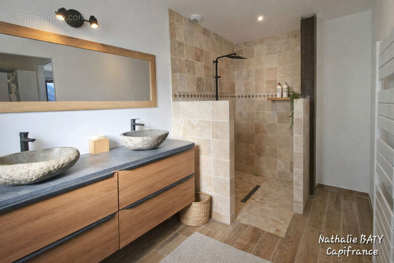 Rare à Val de Chaise: Grande maison familiale de 182 m² habitables + Annexe + Terrain piscinable - photo 5