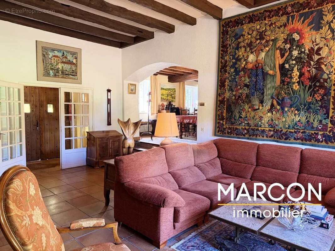 Maison à LA CELLE-DUNOISE